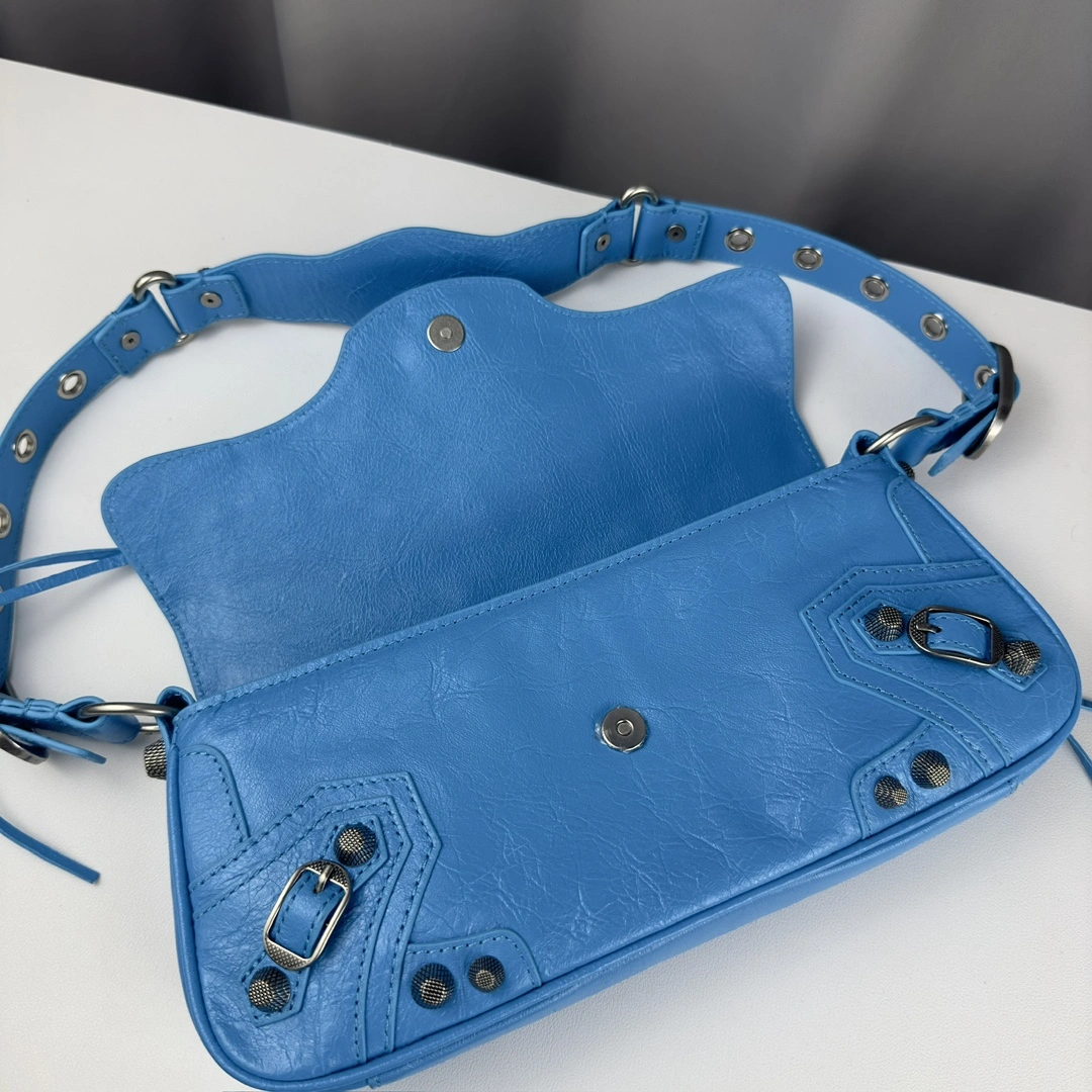 Practical Balenciaga Le Cagole Large Everyday Sling Bag in Lambskin 61144