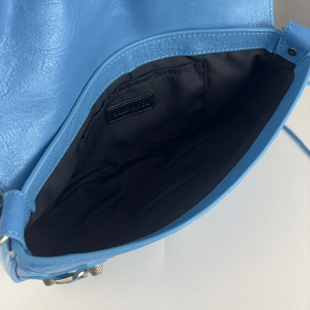 Practical Balenciaga Le Cagole Large Everyday Sling Bag in Lambskin 61144