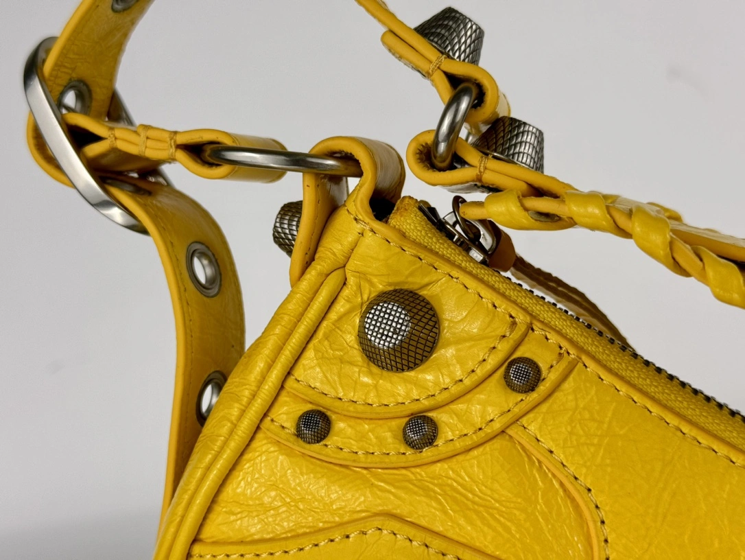 FreshLook Balenciaga Le Cagole Large Half-Moon Dumpling Bag 61065