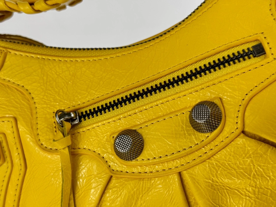 FreshLook Balenciaga Le Cagole Large Half-Moon Dumpling Bag 61065
