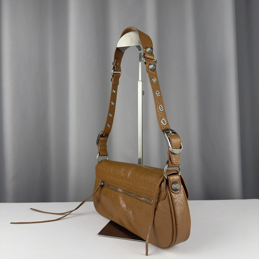 Sporty Balenciaga Le Cagole Large Lambskin Sling Bag 600 Baguette 61102