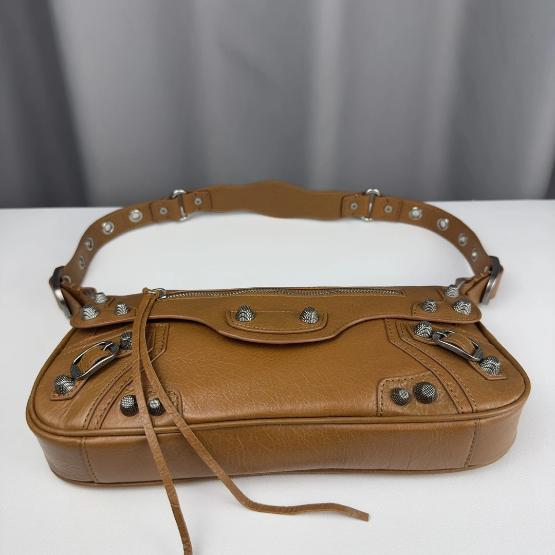 Sporty Balenciaga Le Cagole Large Lambskin Sling Bag 600 Baguette 61102