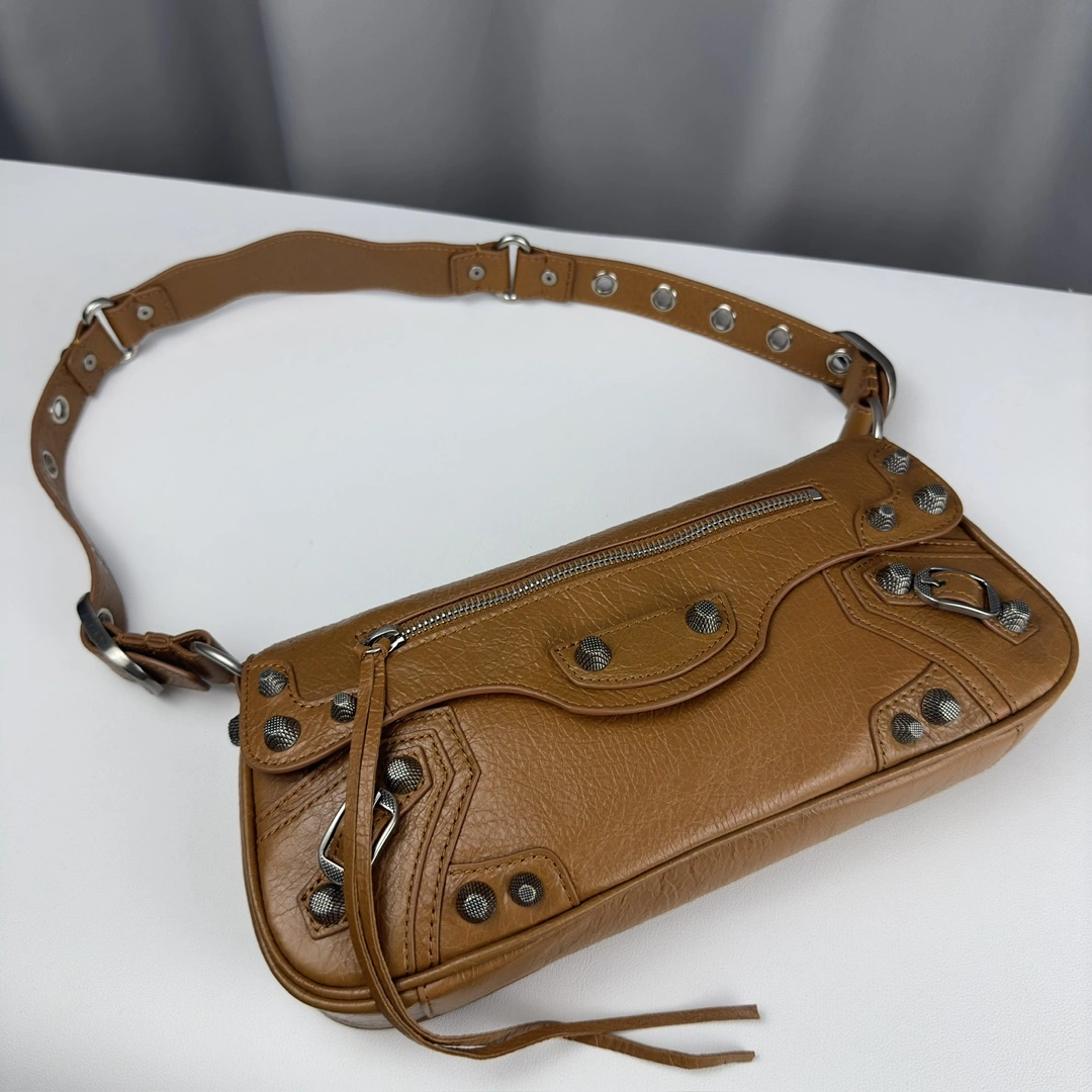 Sporty Balenciaga Le Cagole Large Lambskin Sling Bag 600 Baguette 61102