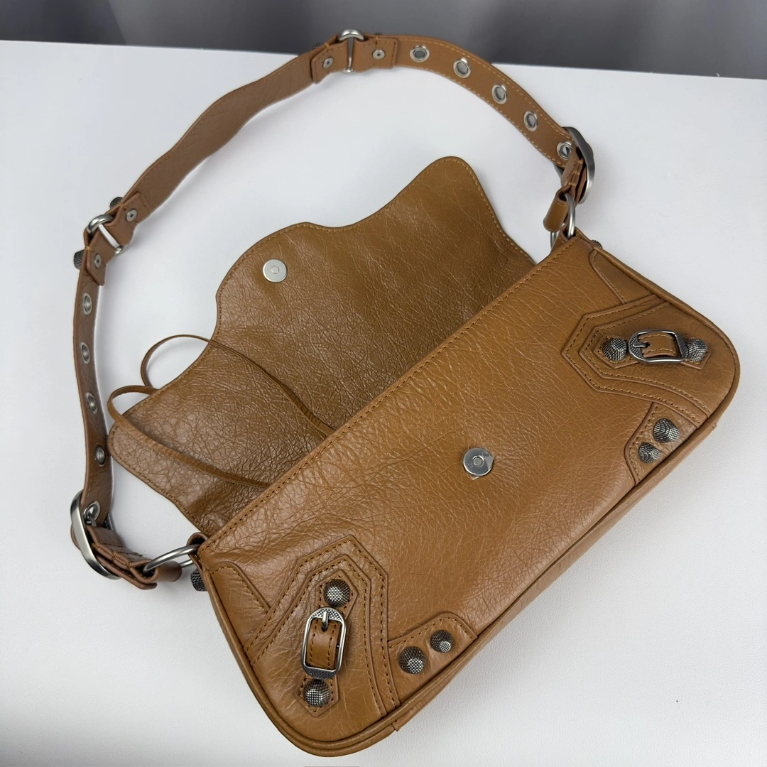 Sporty Balenciaga Le Cagole Large Lambskin Sling Bag 600 Baguette 61102