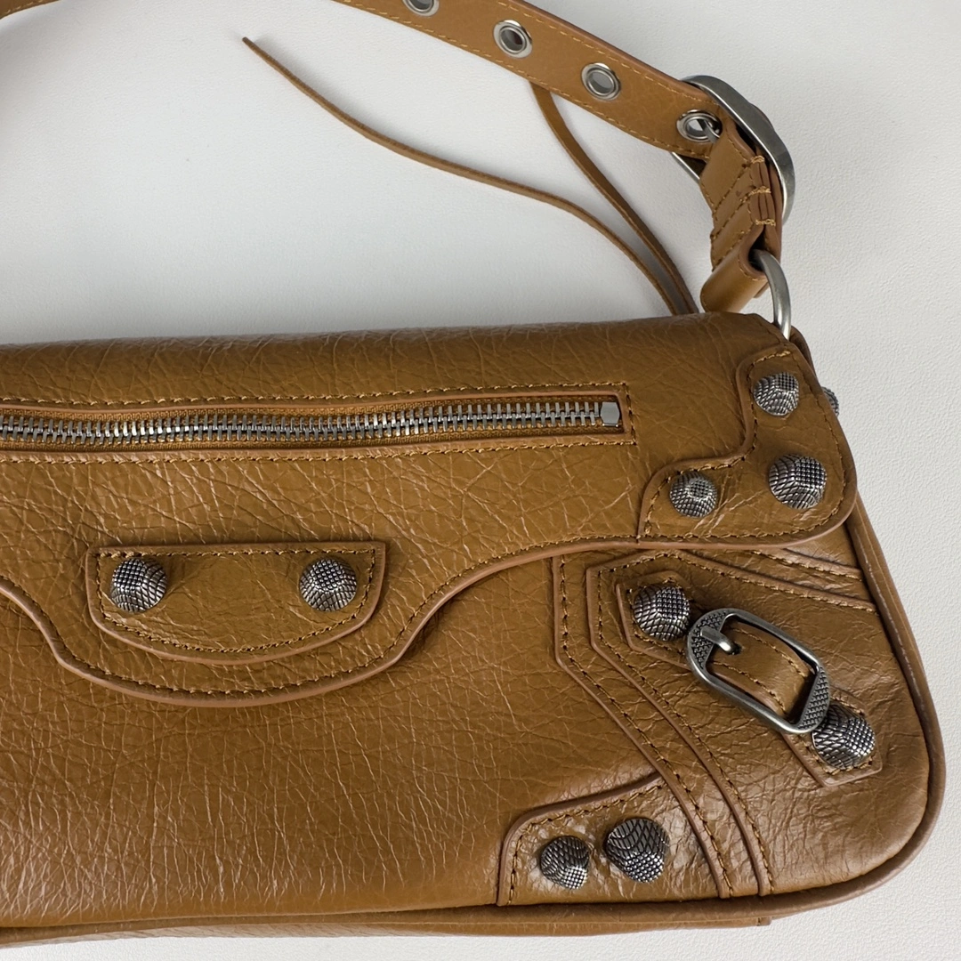 Sporty Balenciaga Le Cagole Large Lambskin Sling Bag 600 Baguette 61102