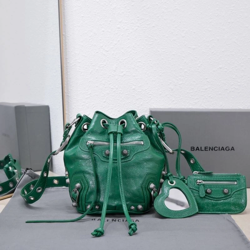 FashionForward Balenciaga Le Cagole Luxe Lambskin Bucket Bag with Heart Mirror 75352