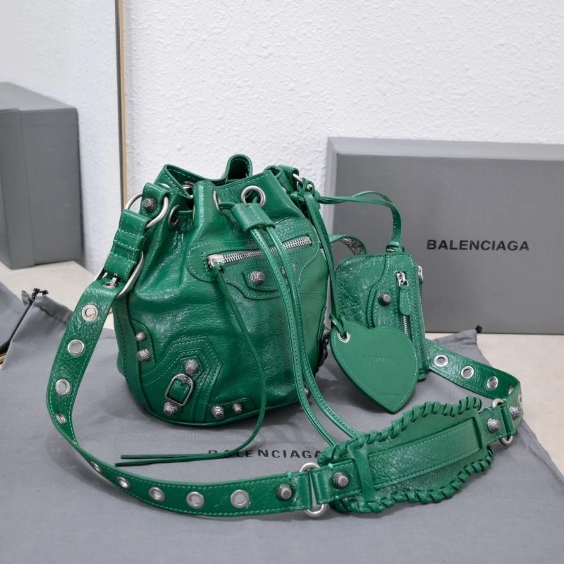 FashionForward Balenciaga Le Cagole Luxe Lambskin Bucket Bag with Heart Mirror 75352