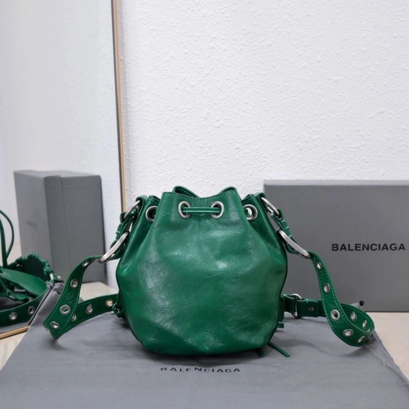 FashionForward Balenciaga Le Cagole Luxe Lambskin Bucket Bag with Heart Mirror 75352