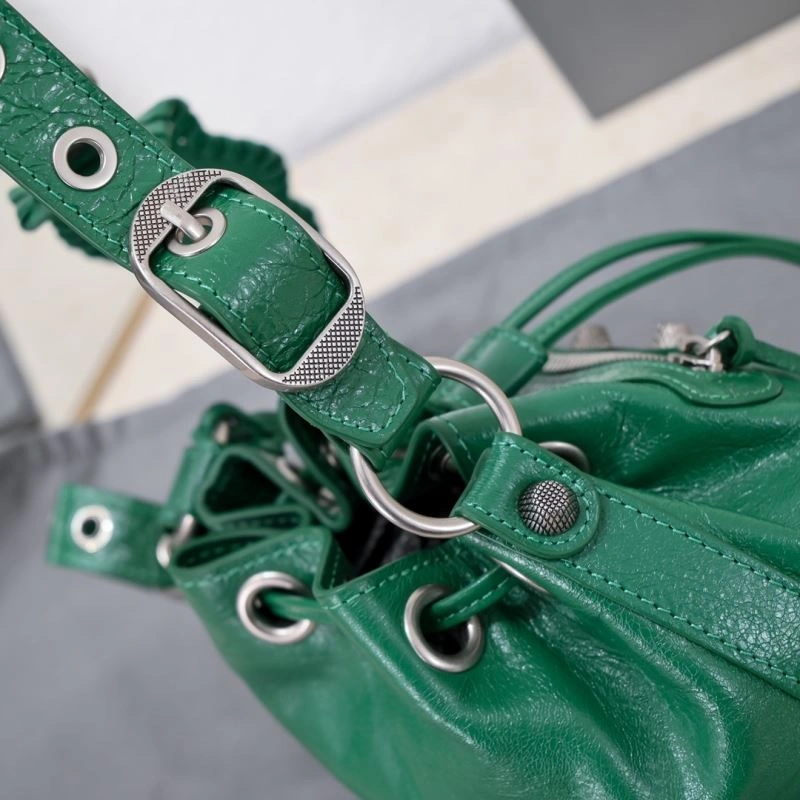 FashionForward Balenciaga Le Cagole Luxe Lambskin Bucket Bag with Heart Mirror 75352