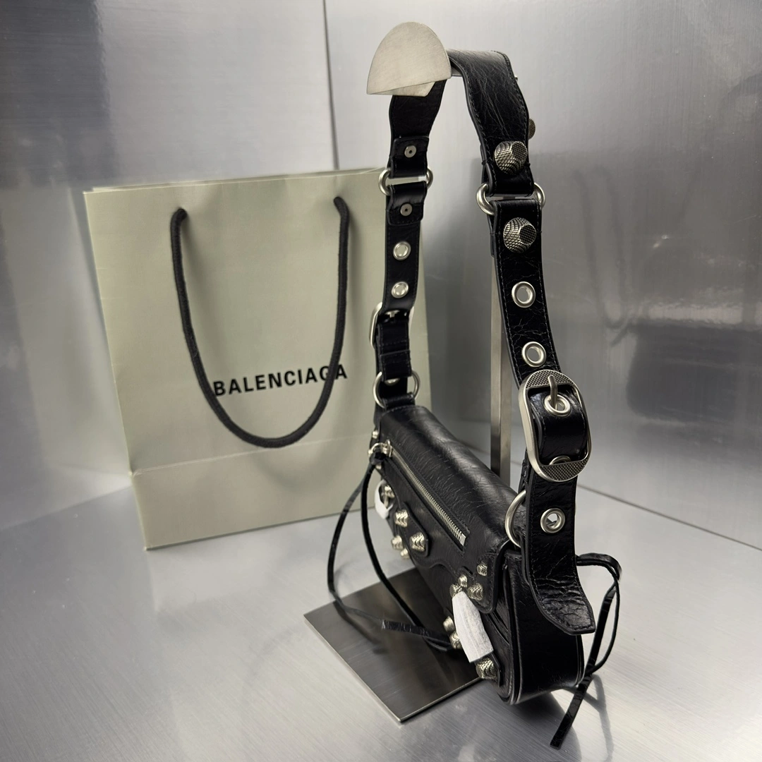 FreshLook Balenciaga Le Cagole Small Sling Bag -  Italian Lambskin 61089