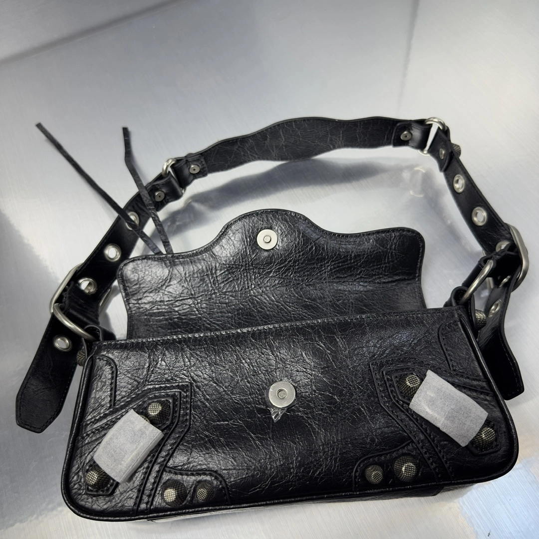 FreshLook Balenciaga Le Cagole Small Sling Bag -  Italian Lambskin 61089