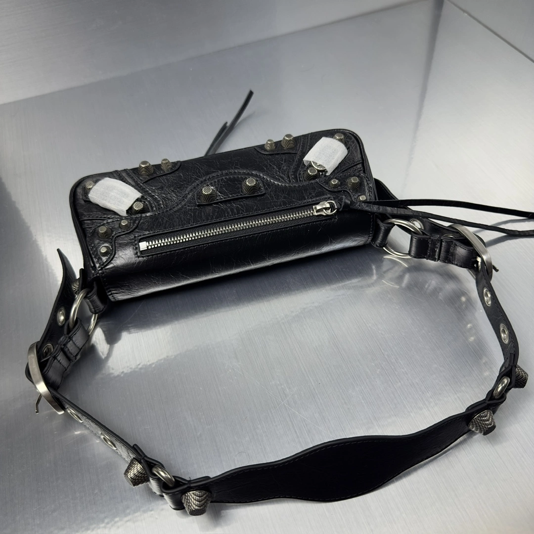 FreshLook Balenciaga Le Cagole Small Sling Bag -  Italian Lambskin 61089