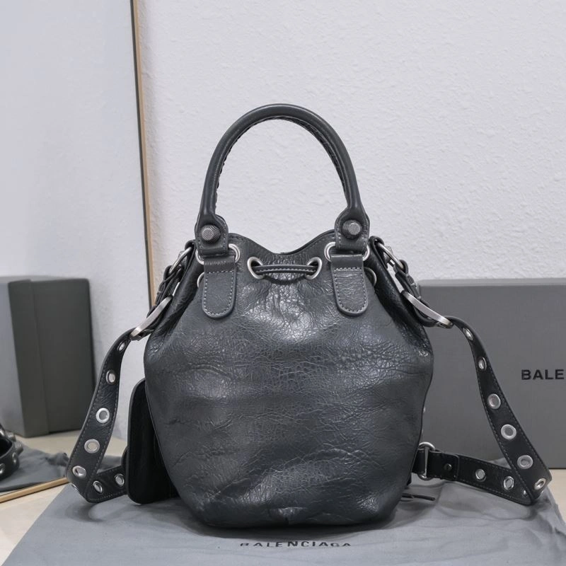Unisex Balenciaga Le Cagoles Cracked Lambskin Bucket Bag with Heart Mirror 72669