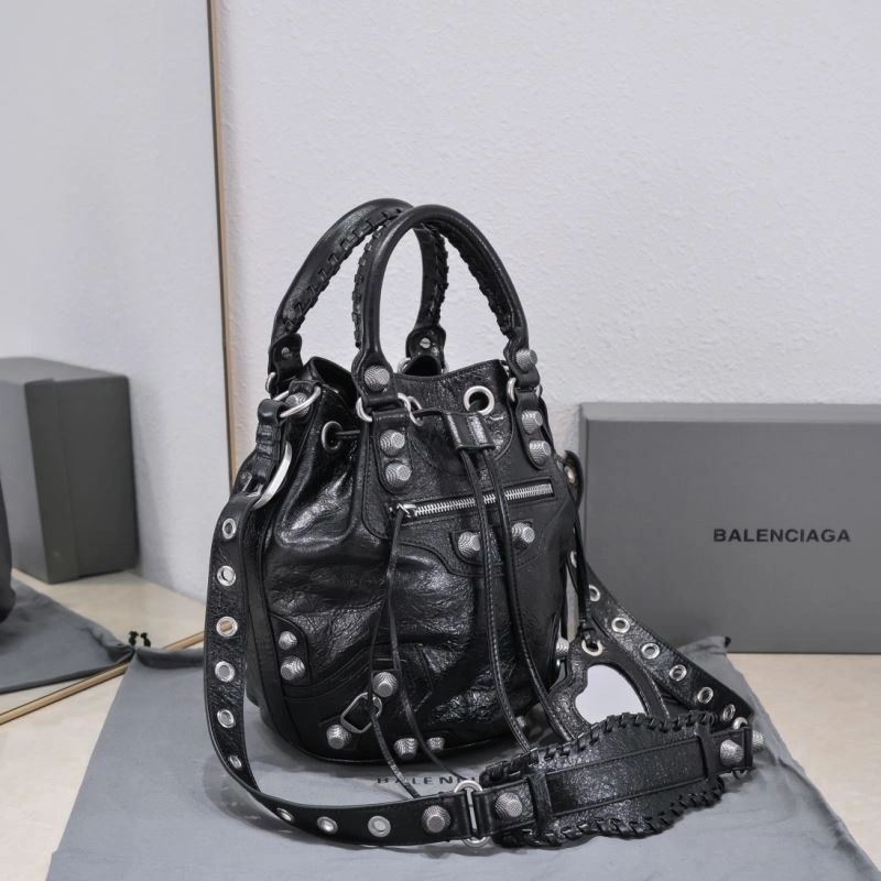 TimelessDesign Balenciaga Le Cagoles Heart Mirror Bucket Bag in Cracked Lambskin 72719