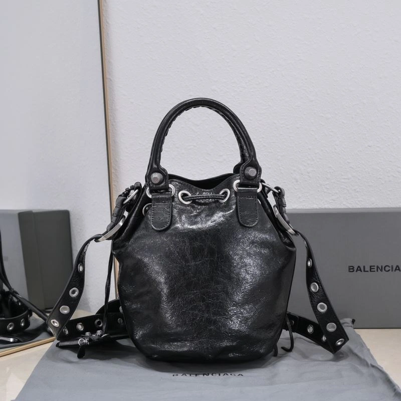 TimelessDesign Balenciaga Le Cagoles Heart Mirror Bucket Bag in Cracked Lambskin 72719