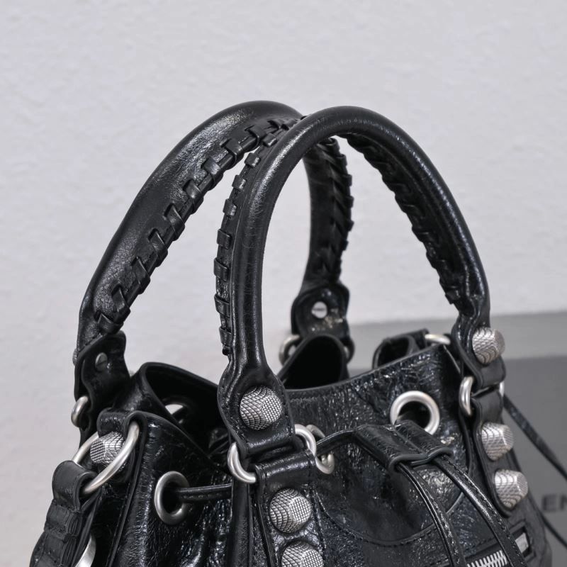 TimelessDesign Balenciaga Le Cagoles Heart Mirror Bucket Bag in Cracked Lambskin 72719