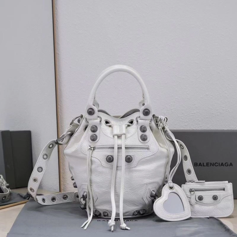 Fashionable Balenciaga Le Cagoles Heart-Mirror Bucket Bag in Cracked Sheepskin 72676