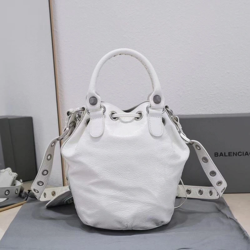 Fashionable Balenciaga Le Cagoles Heart-Mirror Bucket Bag in Cracked Sheepskin 72676