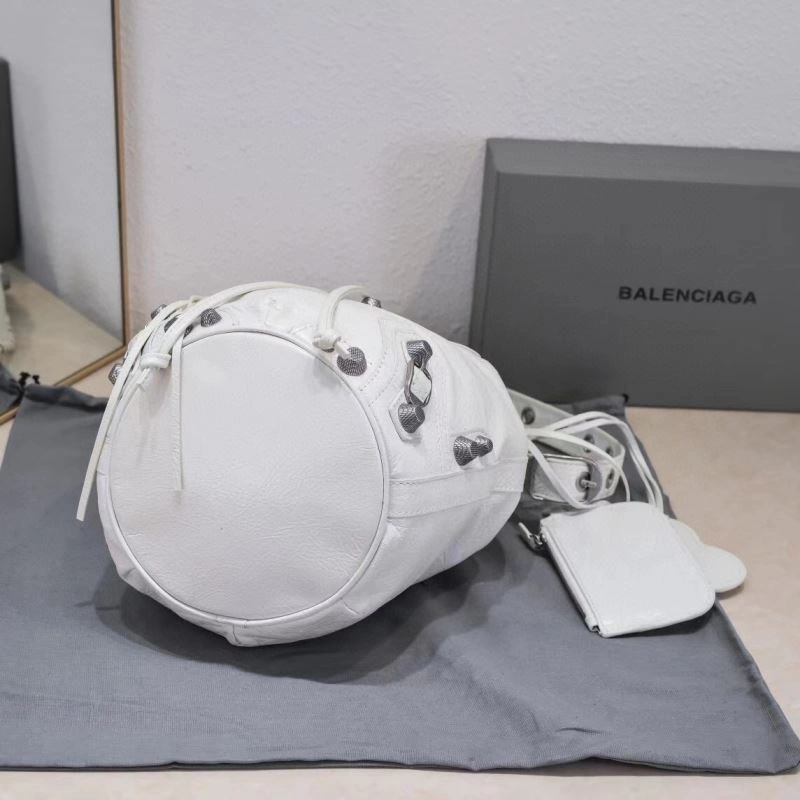 Fashionable Balenciaga Le Cagoles Heart-Mirror Bucket Bag in Cracked Sheepskin 72676