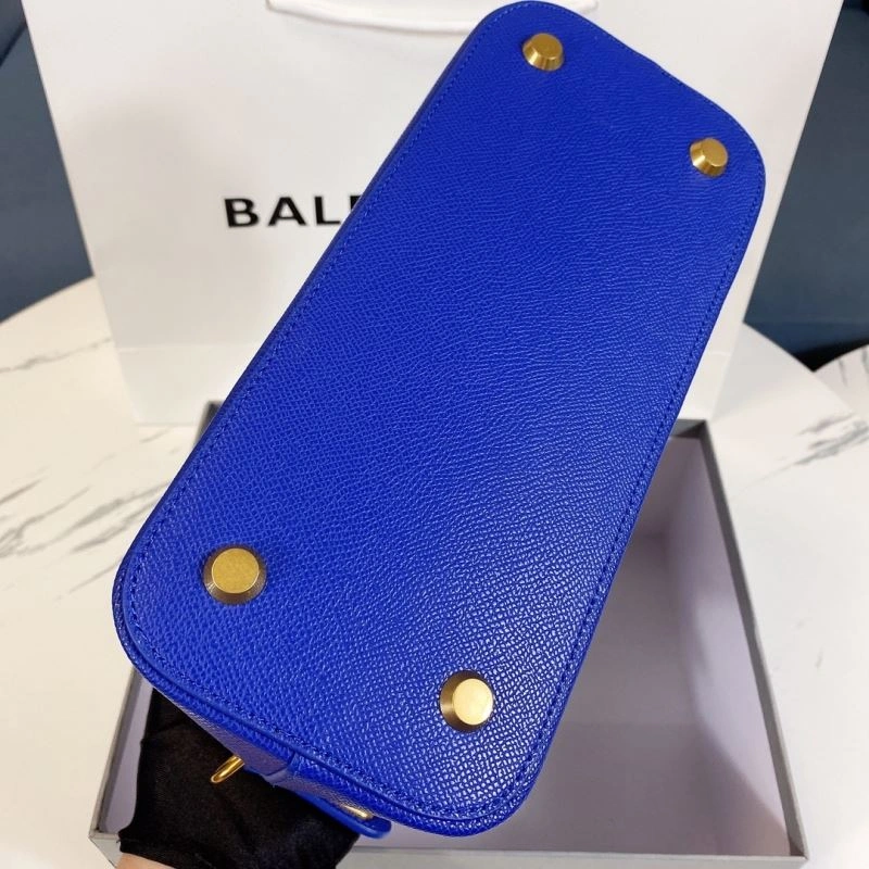 Modern Balenciaga Limited Edition Shell Bag with Oversized Letters 75221