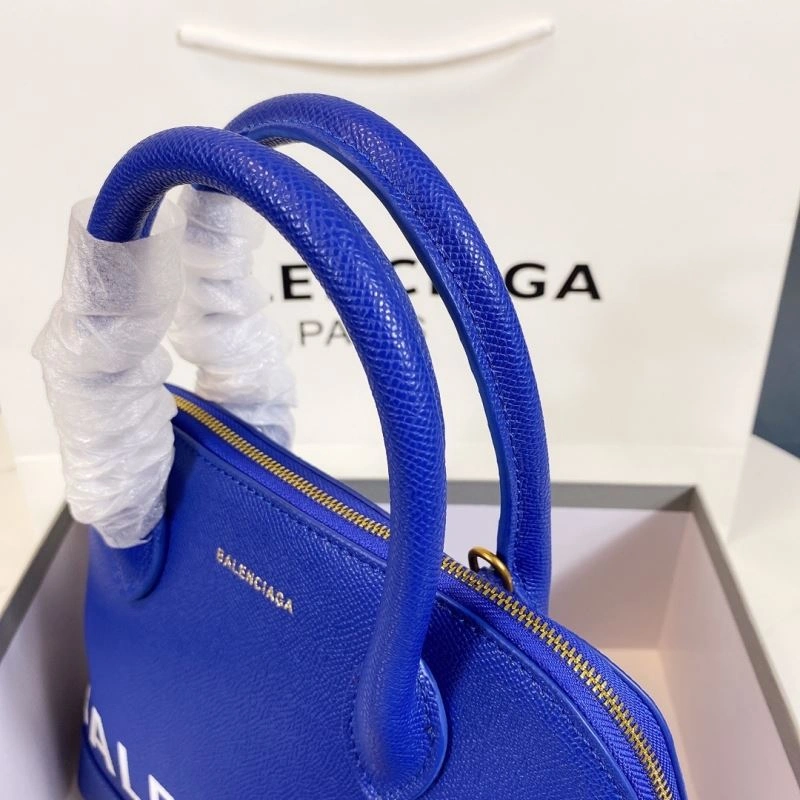 Modern Balenciaga Limited Edition Shell Bag with Oversized Letters 75221