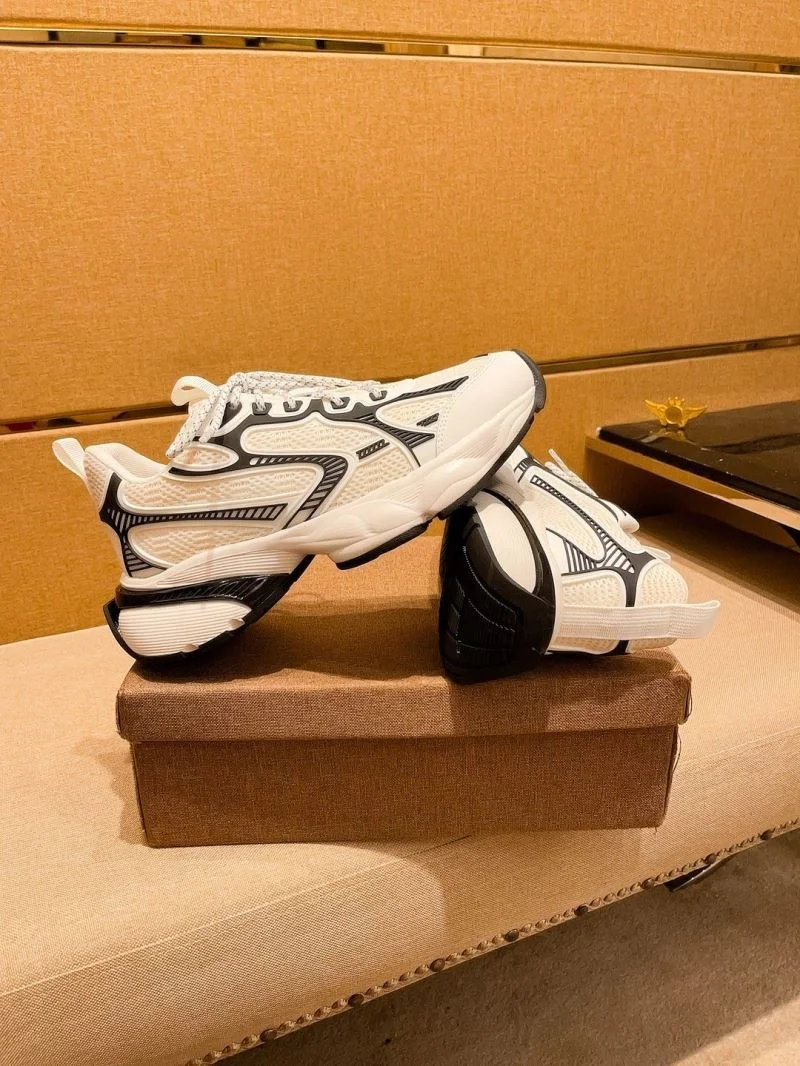 Balenciaga Low Shoes TimelessDesign 16929
