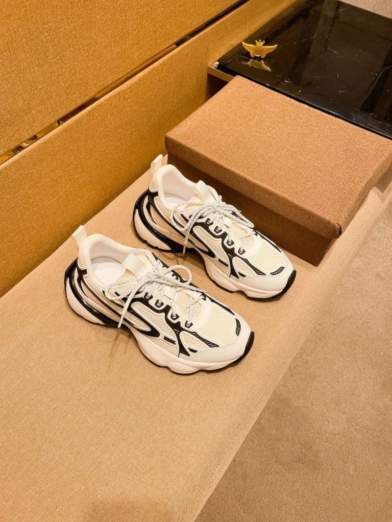 Balenciaga Low Shoes TimelessDesign 16929