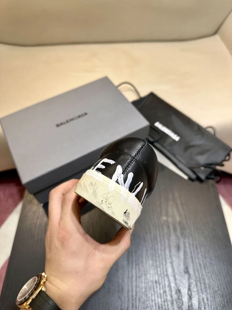 Snug Balenciaga Low Shoes 16972