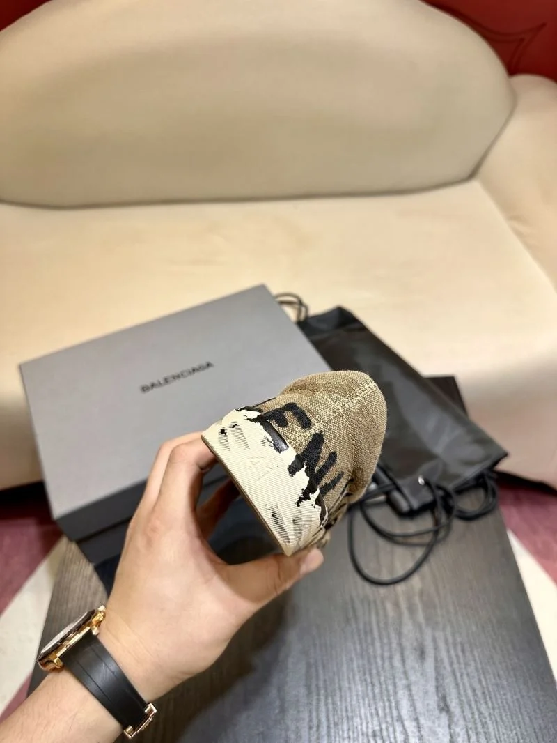 Cozy Balenciaga Low Shoes 16973