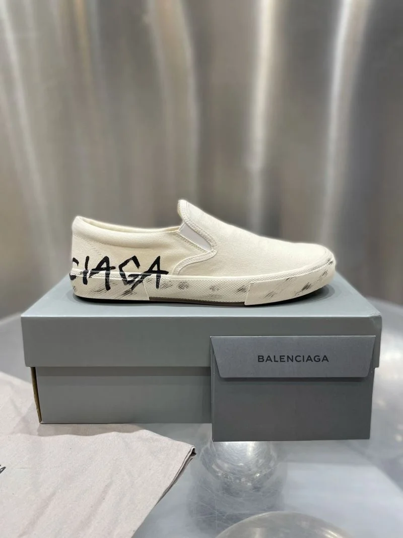 Balenciaga Low Shoes Bold 16713