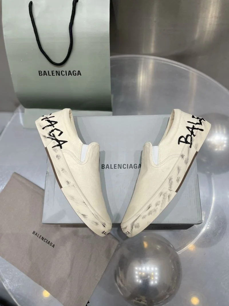 Balenciaga Low Shoes Bold 16713