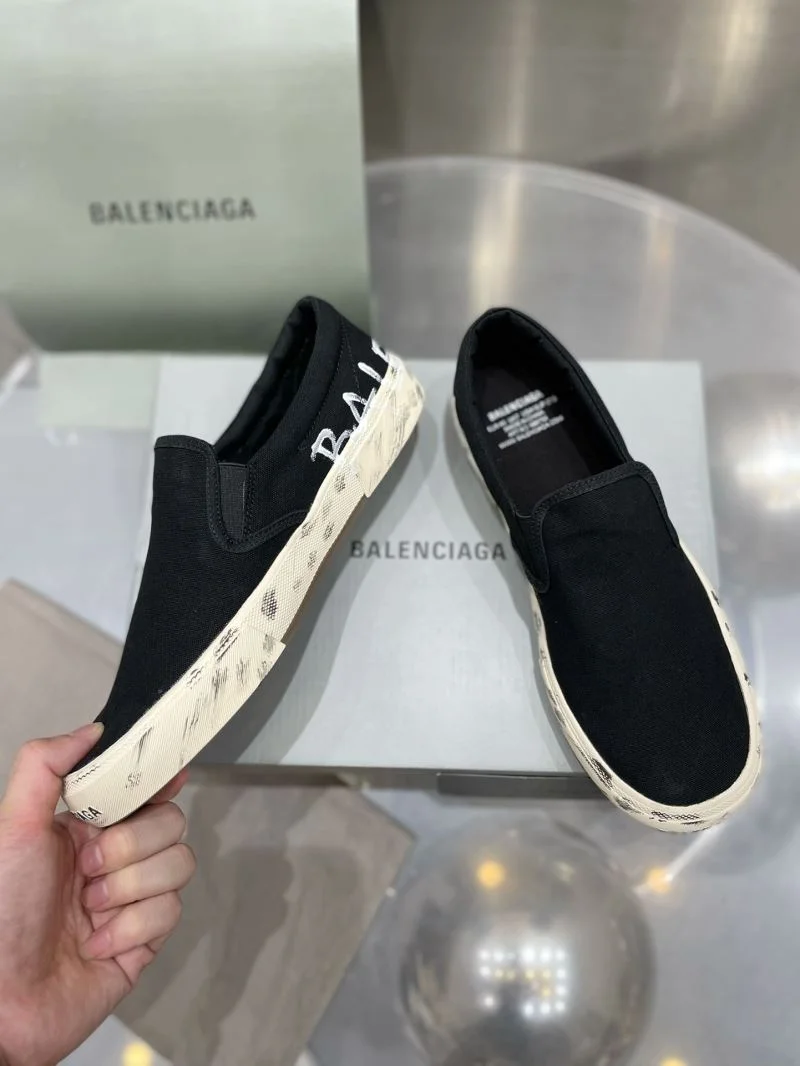 Balenciaga Low Shoes Compact 16708