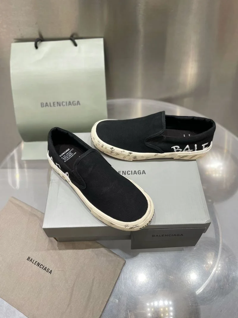 Balenciaga Low Shoes Compact 16708