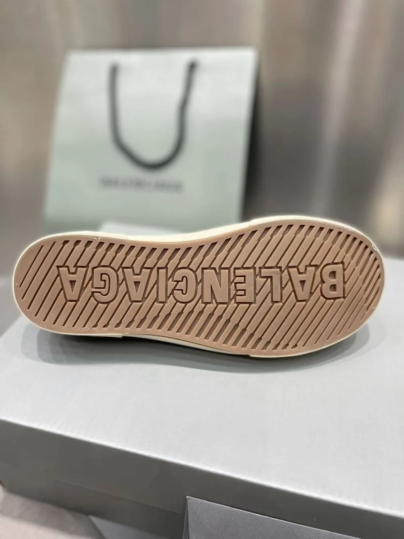 WellDesigned Balenciaga Low Shoes 16715