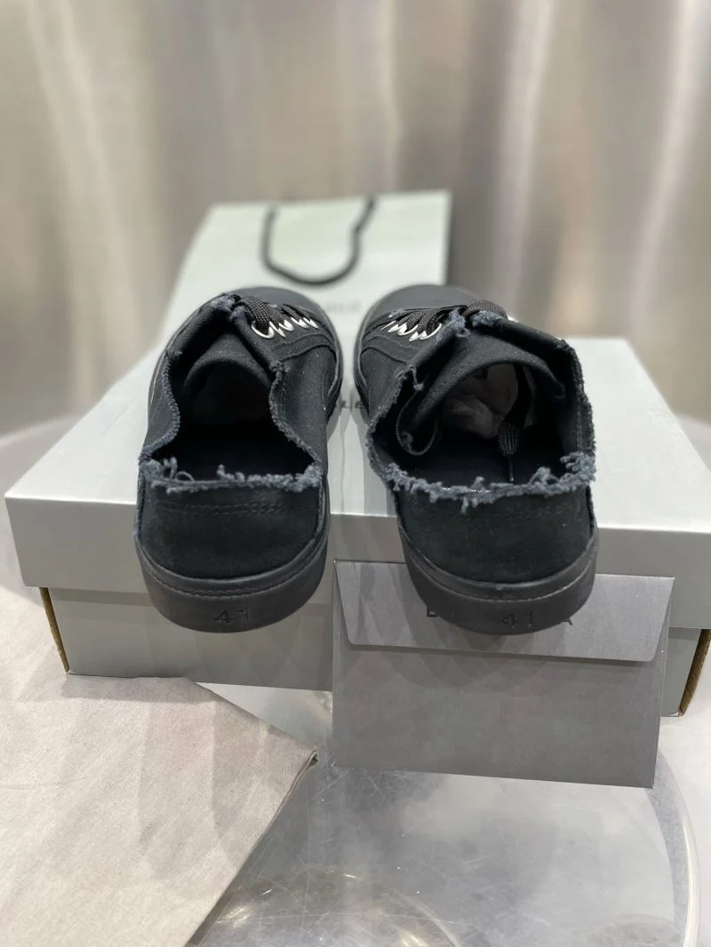 Balenciaga Low Shoes Soft 16721