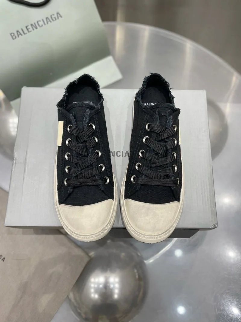 Cozy Balenciaga Low Shoes 16718
