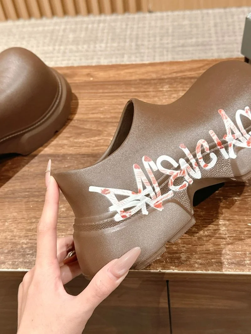 Balenciaga Low Shoes Reliable 16728