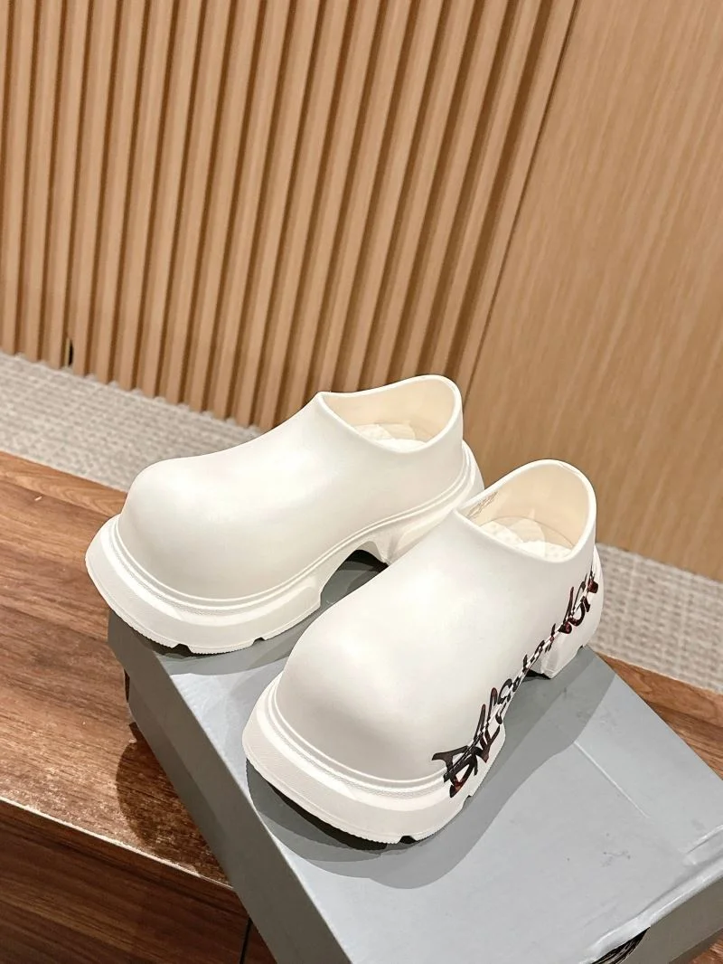 Balenciaga Low Shoes ModernLook 16731