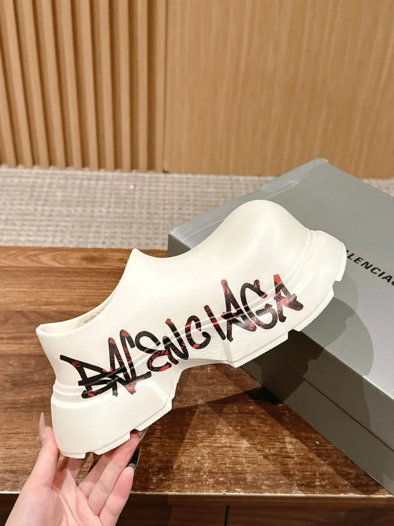Balenciaga Low Shoes ModernLook 16731