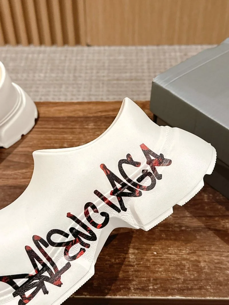 Balenciaga Low Shoes ModernLook 16731