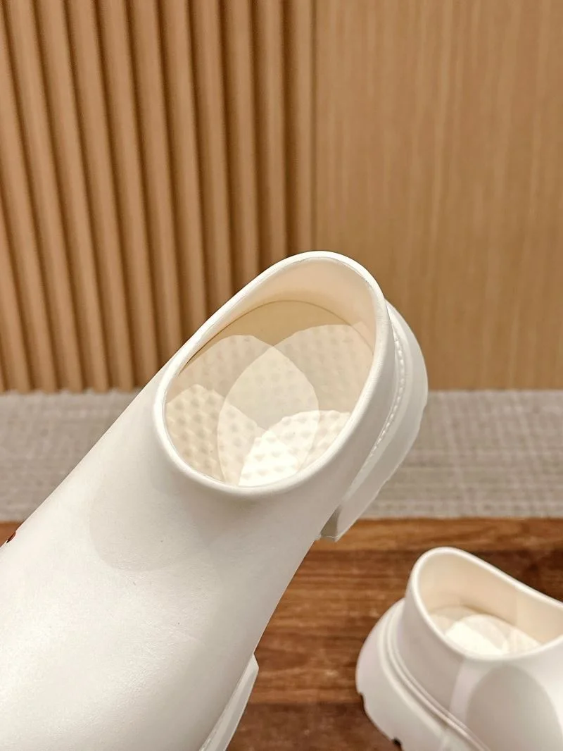 Balenciaga Low Shoes ModernLook 16731