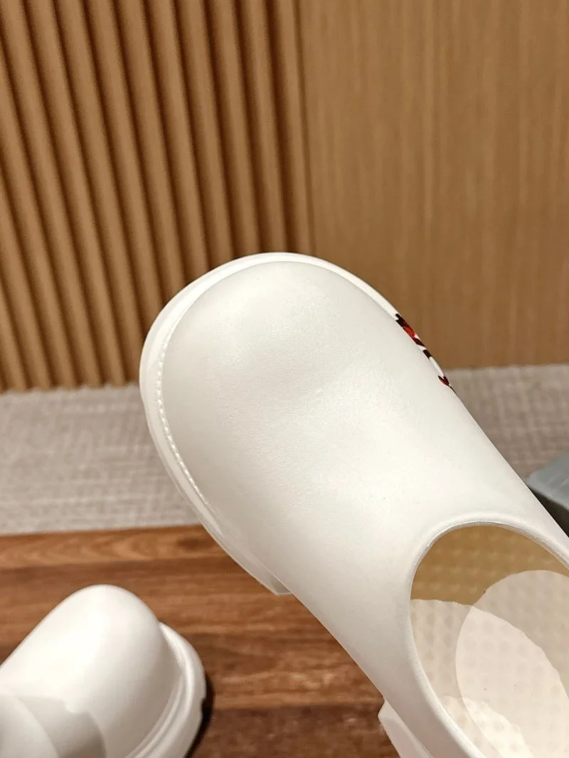 Balenciaga Low Shoes ModernLook 16731