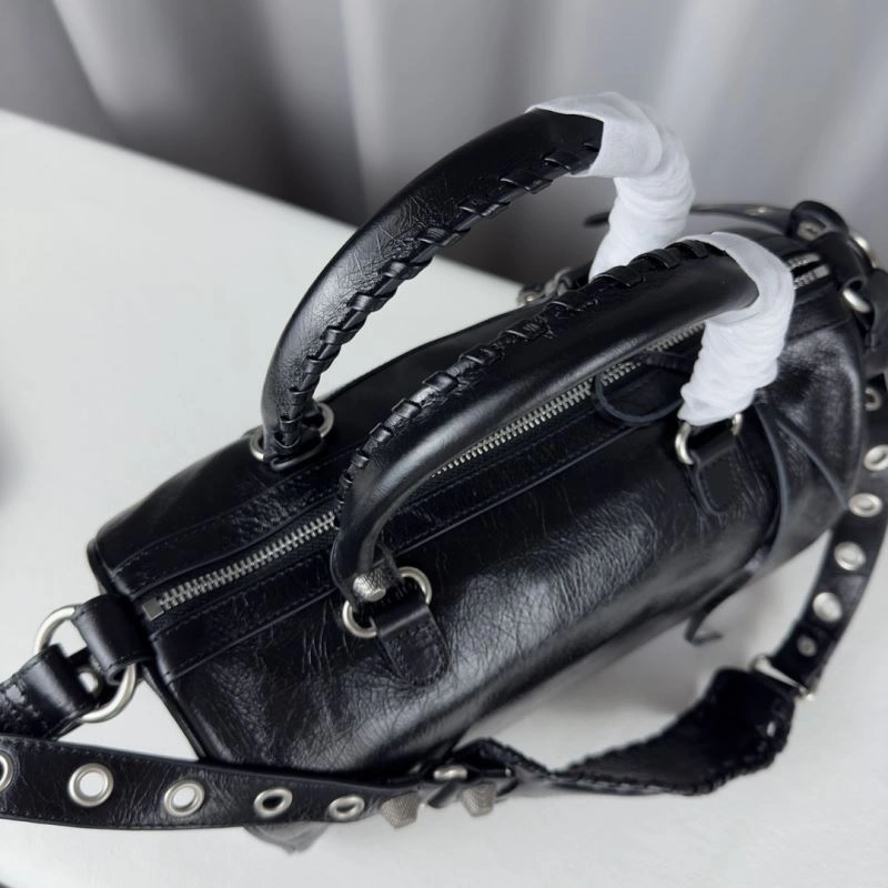 Balenciaga Luxury Italian Crackled Leather Travel Bag with Detachable Strap Compact 75328