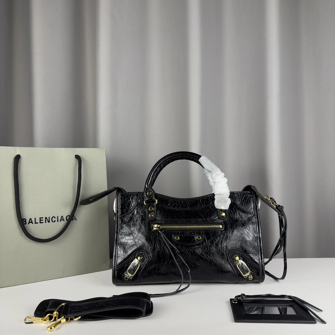 Balenciaga Medium Motorcycle Bag with Logo and Studded Design Trendy 60988