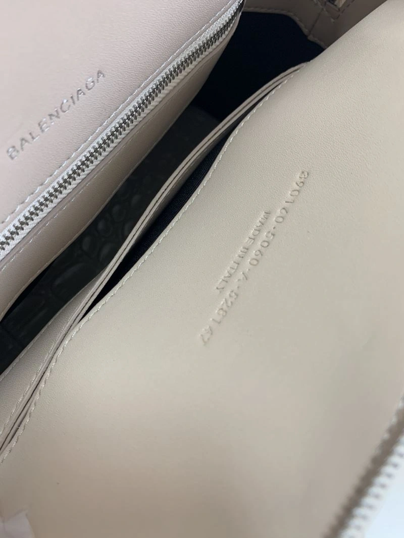 Balenciaga Milk White Crocodile Effect Shell Bag - 26cm ZipUp 78551