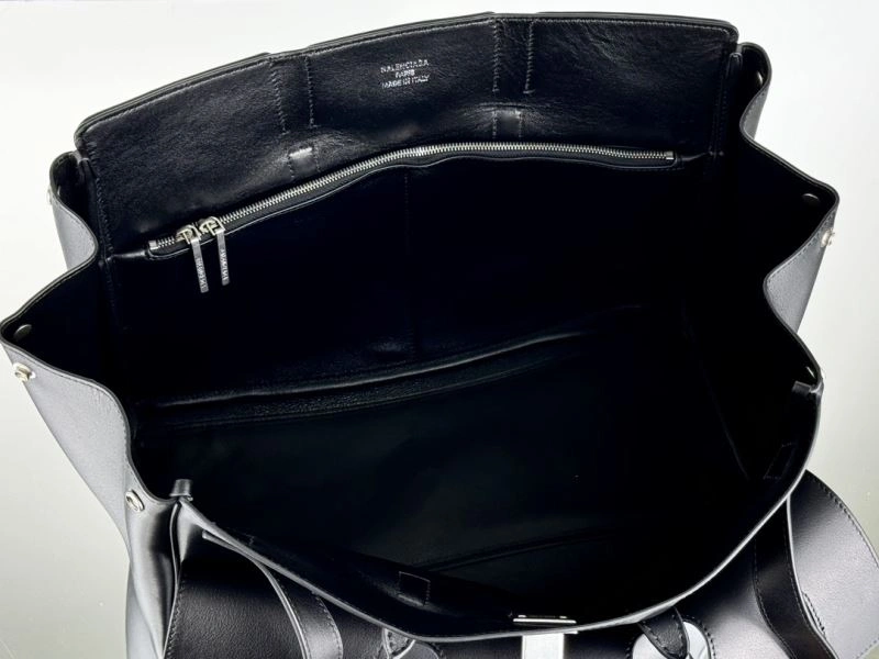 Compact Balenciaga  Black Silver Bel-Air Calfskin Shoulder Bag 67003