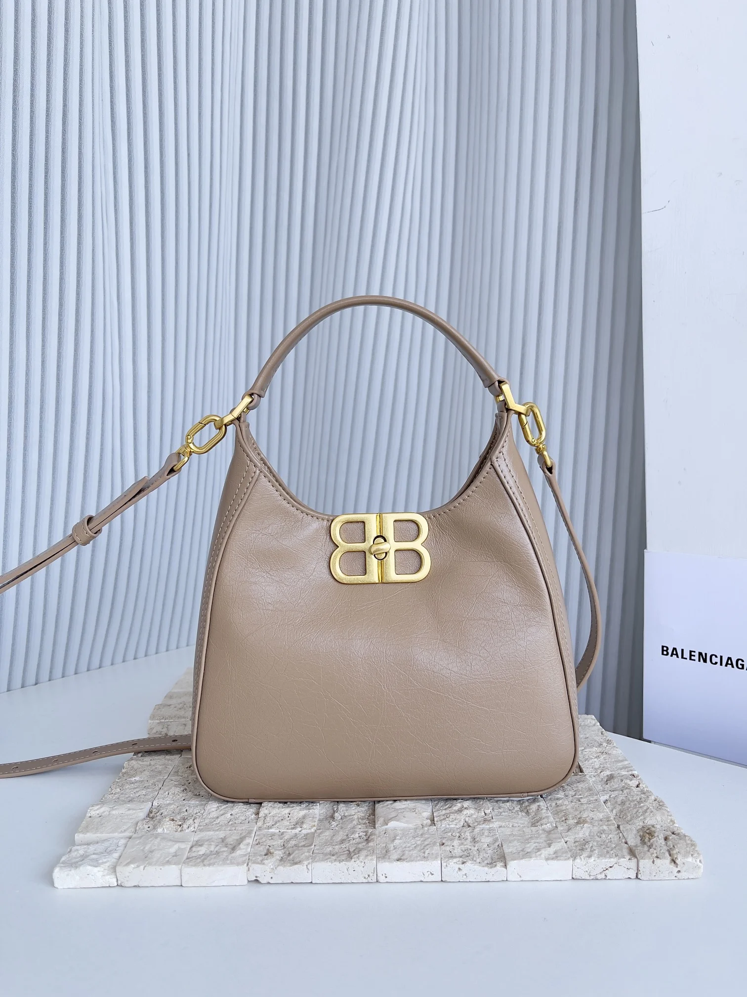 Balenciaga  Hobo Bag - 20x20.5x6.8 cm EyeCatching 60943
