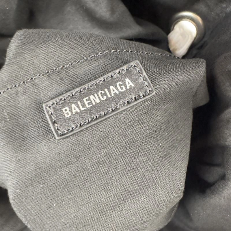 MultiPurpose Balenciaga Monaco  BB Logo Chain Bag in Soft Cracked Calfskin 75272