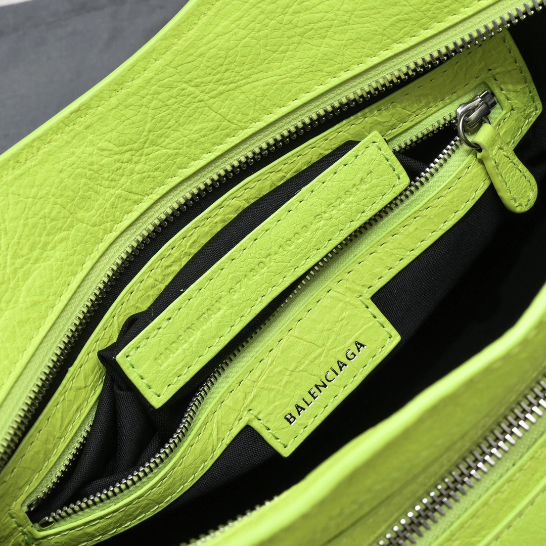 Balenciaga NEO CAGOLE Vintage Cracked Lambskin Crossbody Bag Efficient 60956