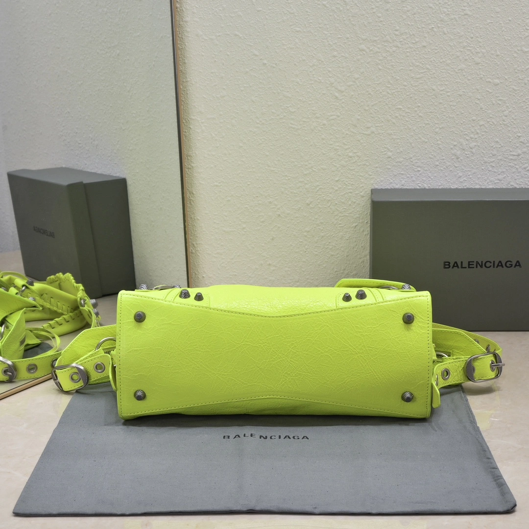 Balenciaga NEO CAGOLE Vintage Cracked Lambskin Crossbody Bag Efficient 60956